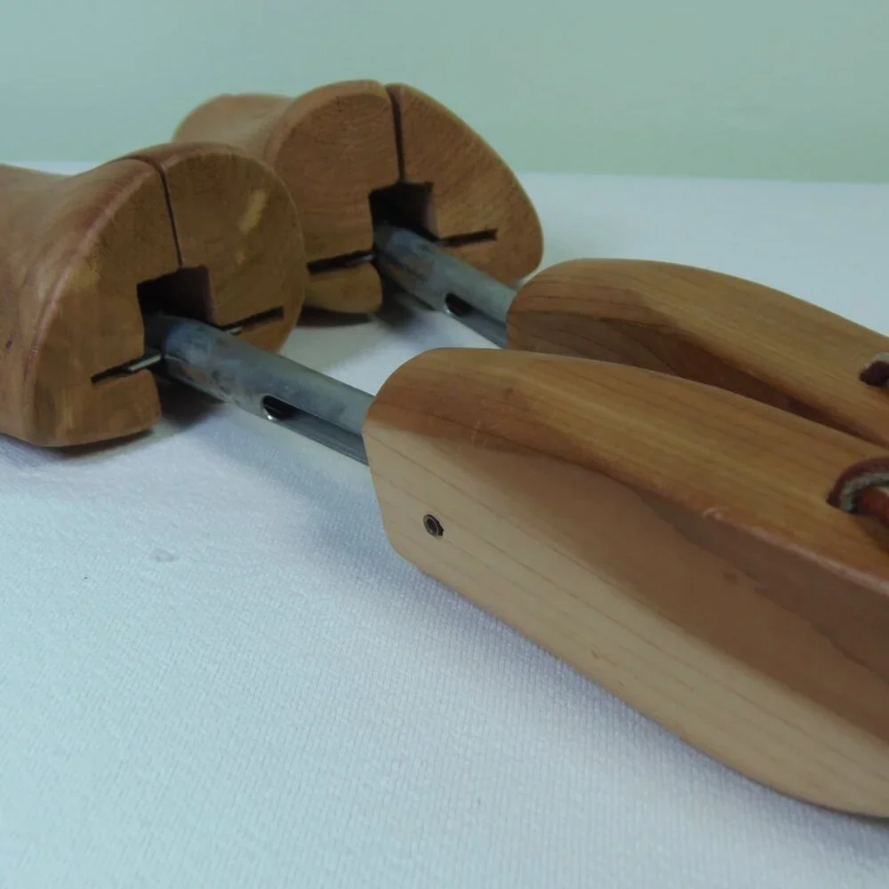 Men's Woodlore Cedar Shoe Stretchers SZ M  Business MobBoss Eclectic Grandpa‎